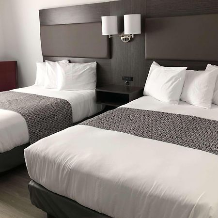 Travelodge By Wyndham Rigaud Exteriér fotografie