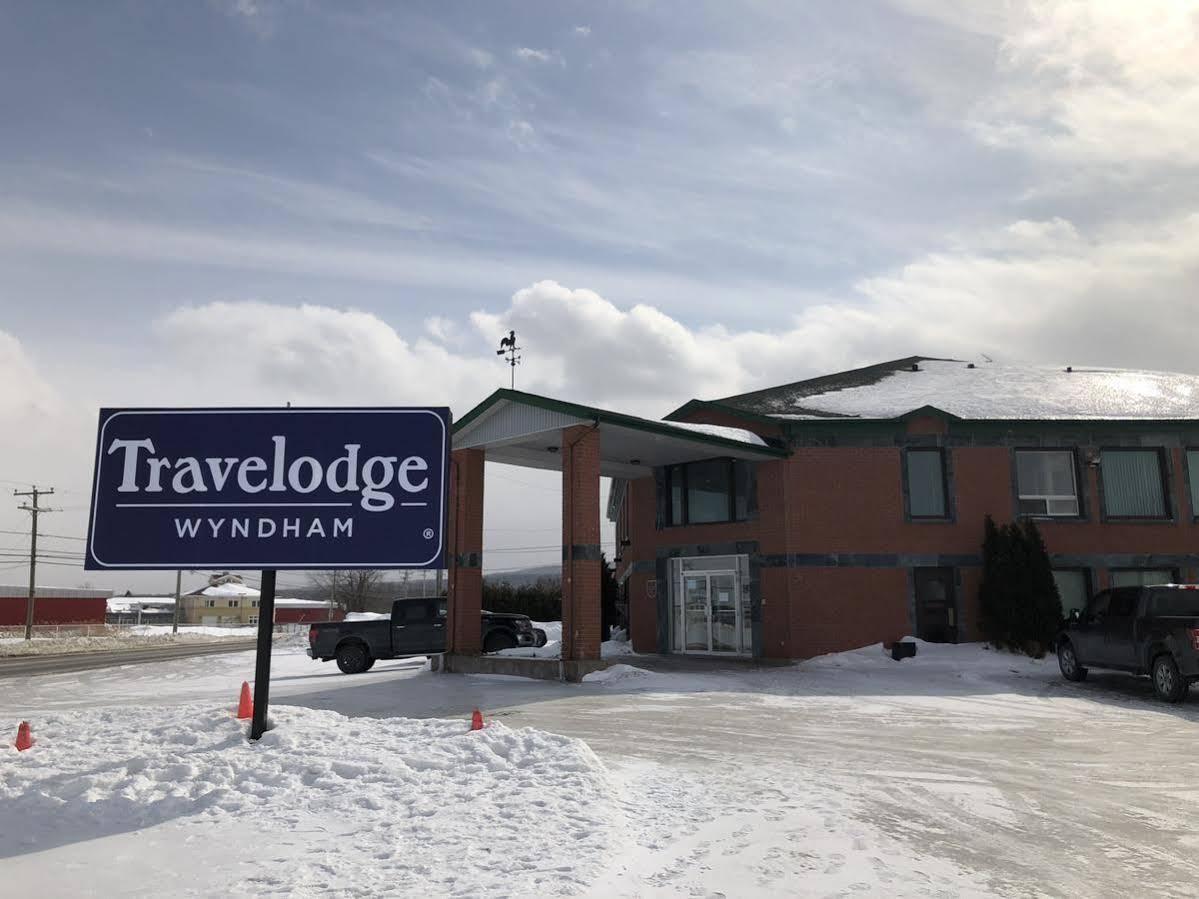 Travelodge By Wyndham Rigaud Exteriér fotografie