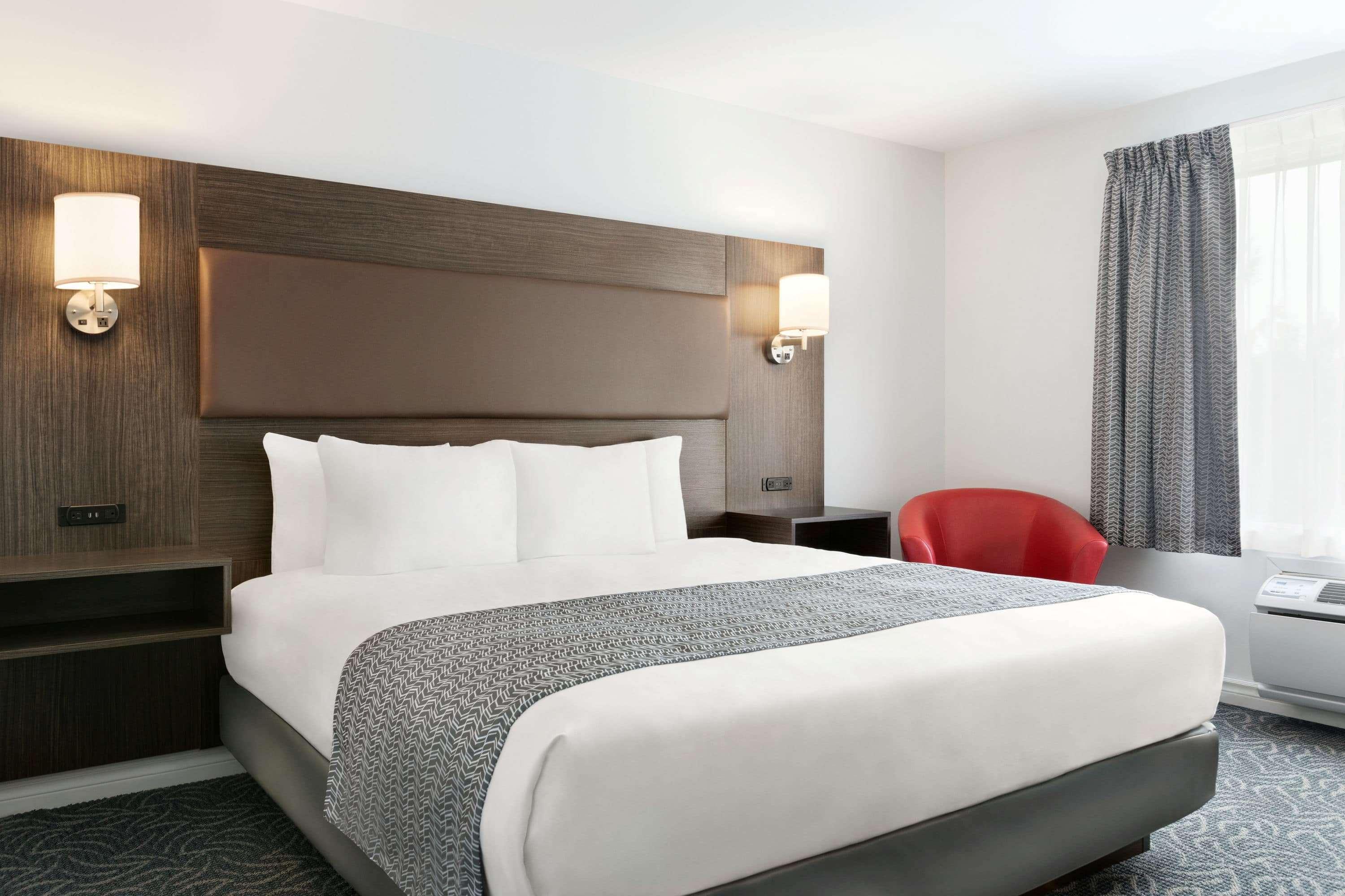 Travelodge By Wyndham Rigaud Exteriér fotografie