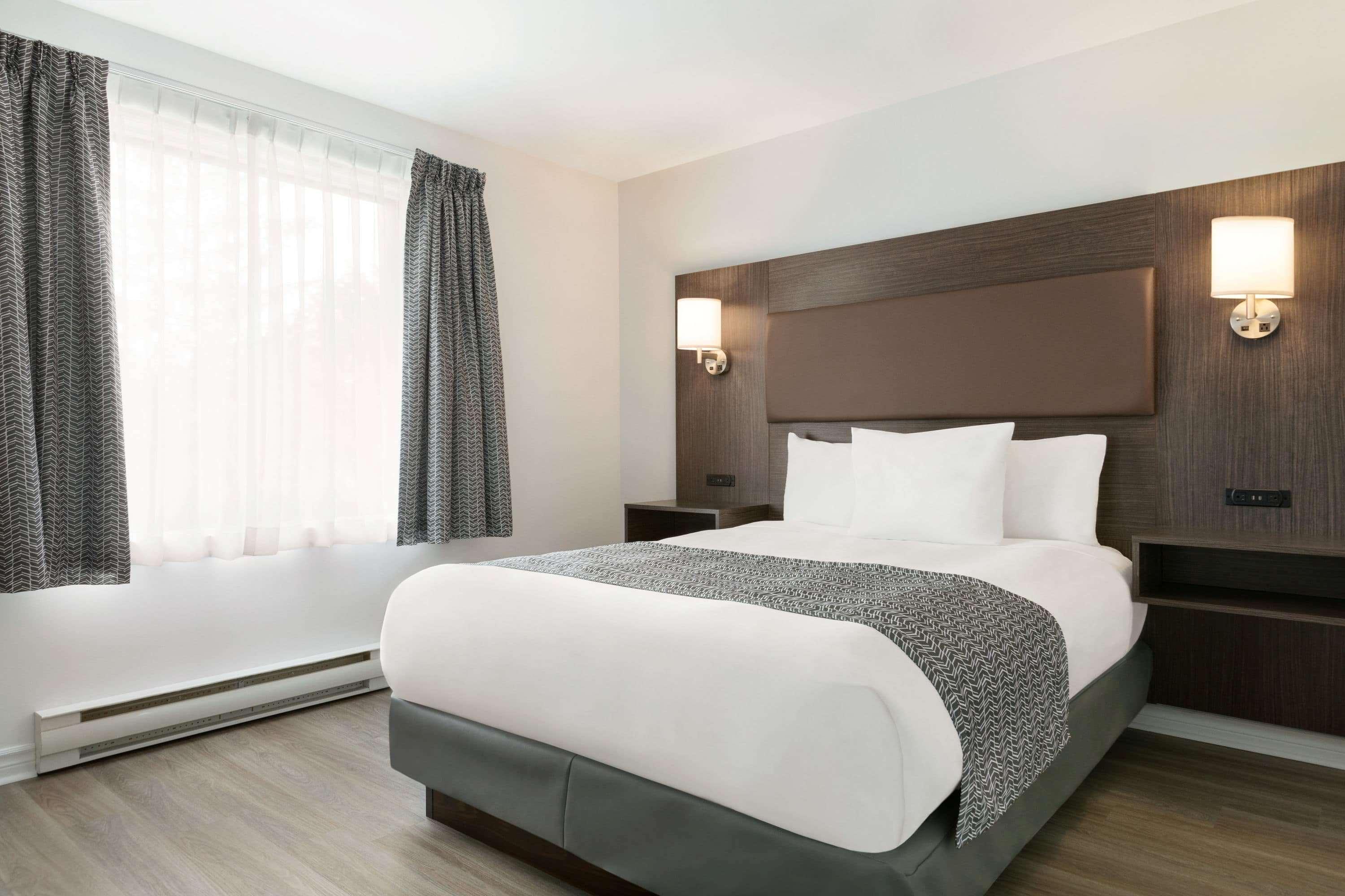 Travelodge By Wyndham Rigaud Exteriér fotografie