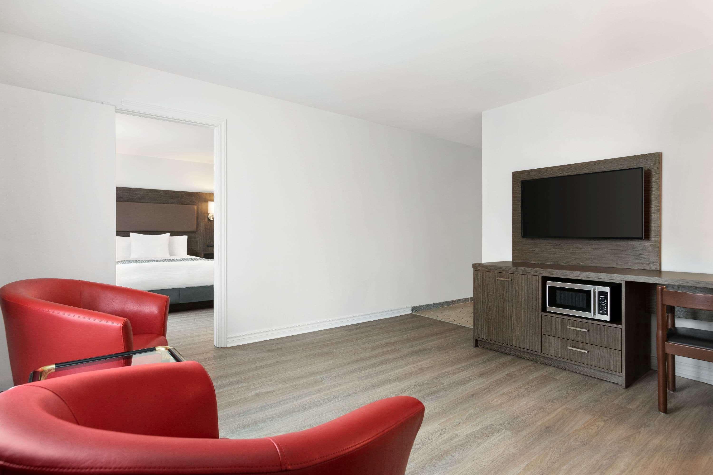 Travelodge By Wyndham Rigaud Exteriér fotografie