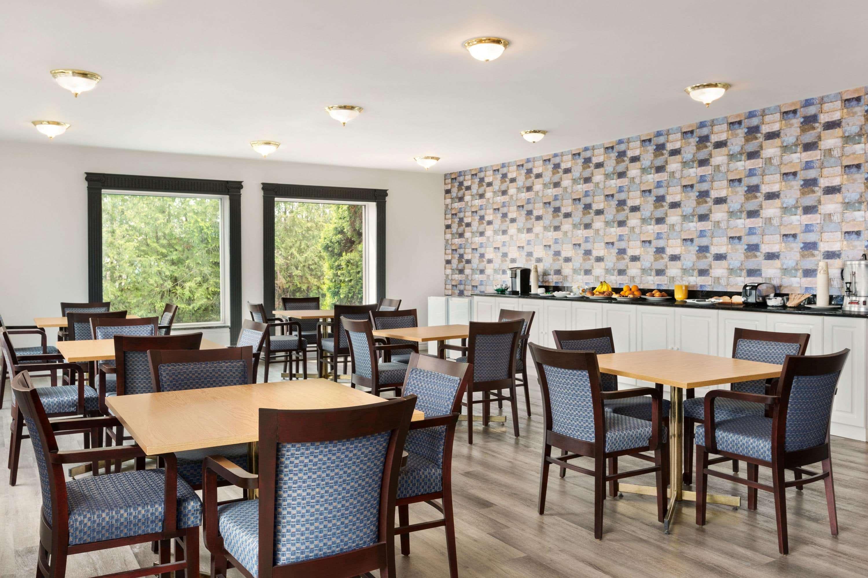 Travelodge By Wyndham Rigaud Exteriér fotografie